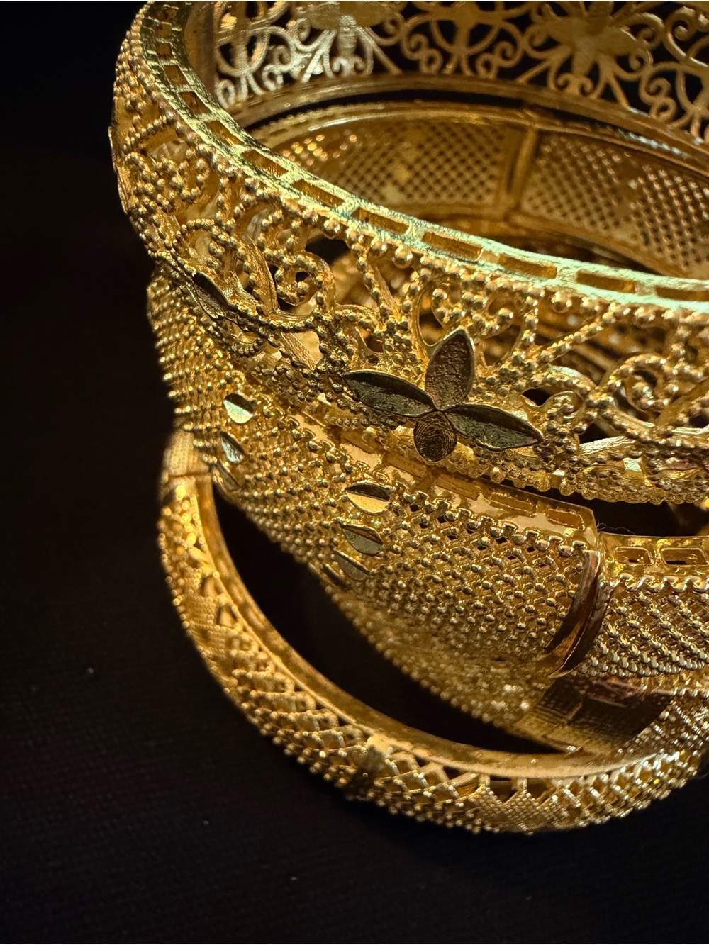 Gold Filigree Women’s Bangle Bracelet Set - Elegant Gold Tone - Picture 3 of 3